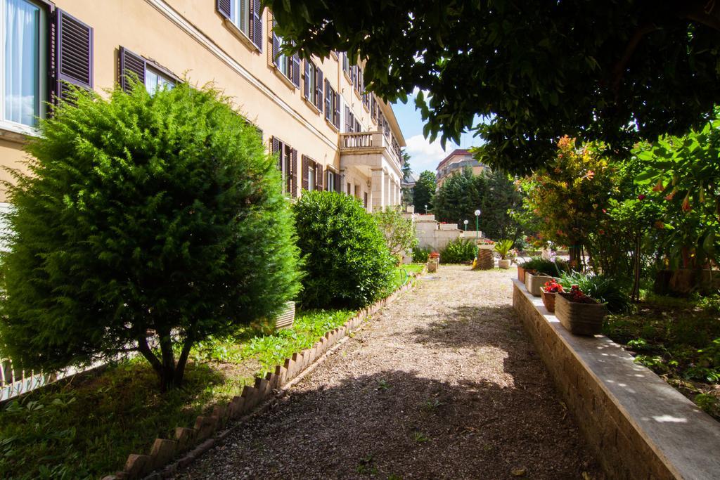 Ostello Villa Monte Mario Rome Extérieur photo