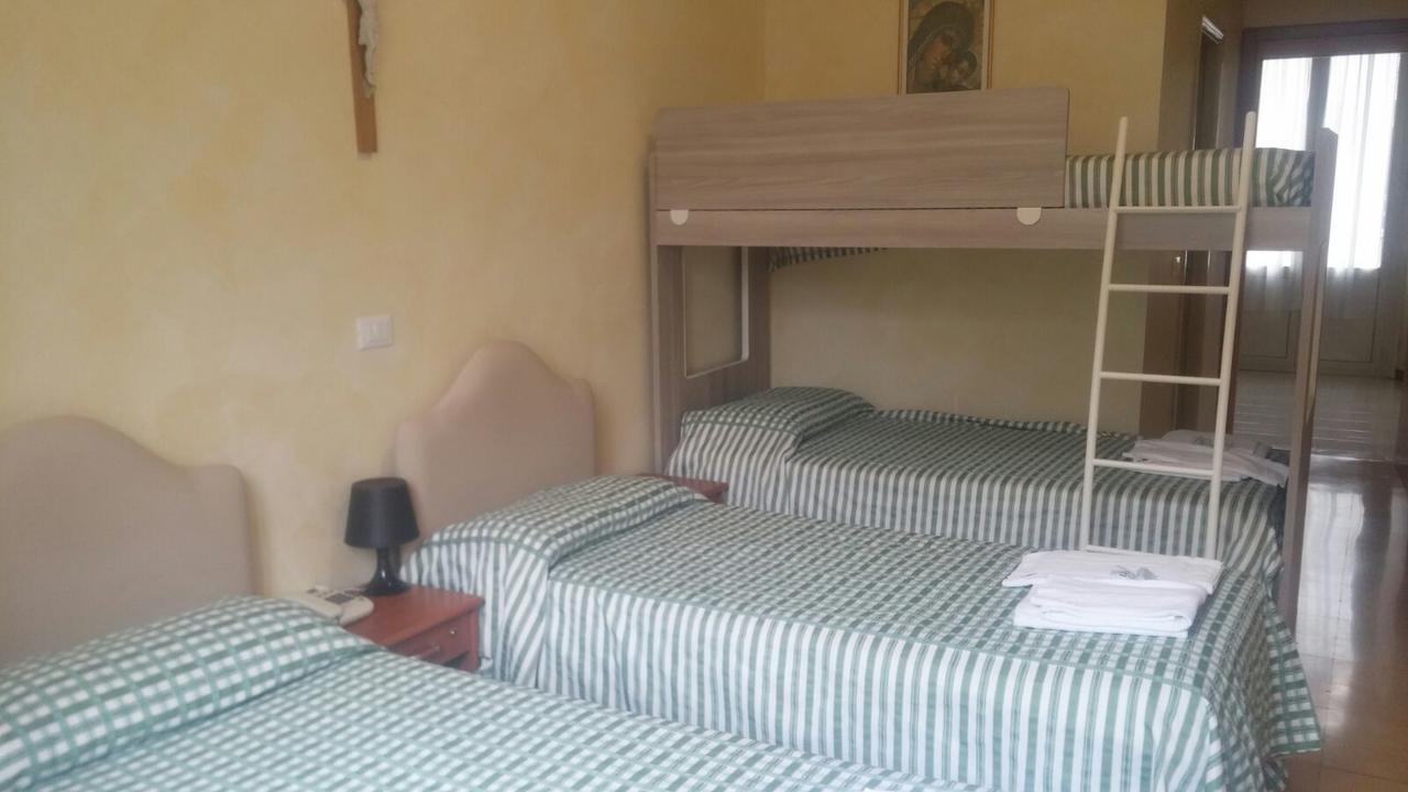 Ostello Villa Monte Mario Rome Extérieur photo